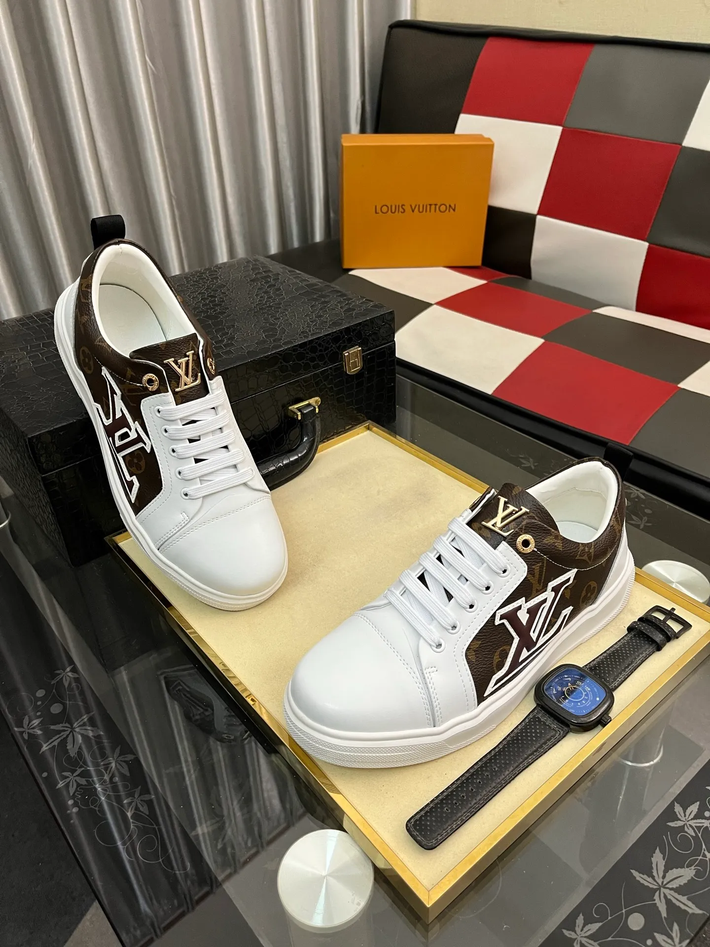 Men's shoes 💰400⌚️⌚️【LOUIS VUITTON】Same style as Louis Vuitton* official website 🚹Men's high-top casual shoes❤️Same style as popular celebrities and big names ~ Best-selling at home and abroad Lv focuses on the checkerboard series...Imported first-layer cowhide with special fabrics➕Full sheep leather lining➕Brand-specific hollow outsole💎Number: 38-443️⃣Colors available
